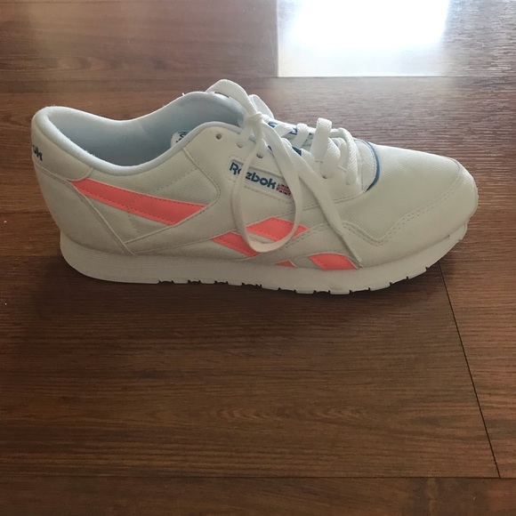 Final Sale ❤️ Reebok Classic Nylon TXT Sneaker - Picture 7 of 8